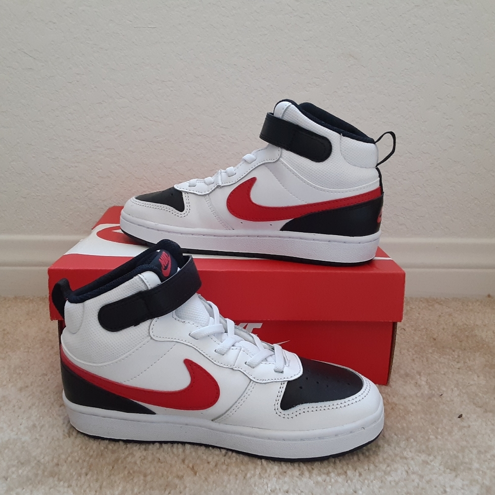 Nike - Picture 4 of 4